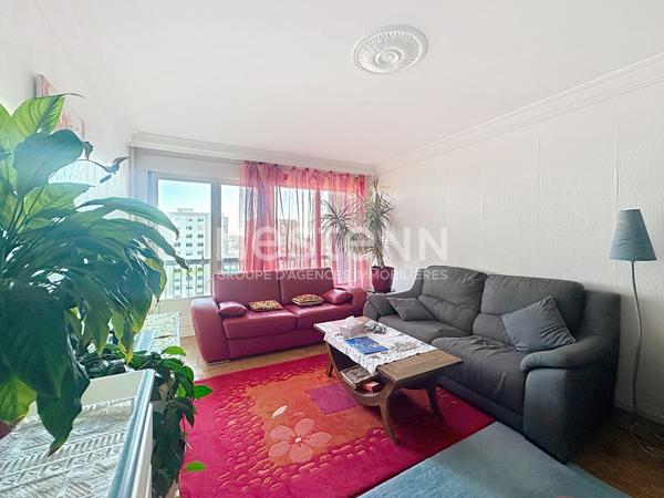 Appartement 3 pièces 2 chambres avec cave et place de parking - 69500 BRON