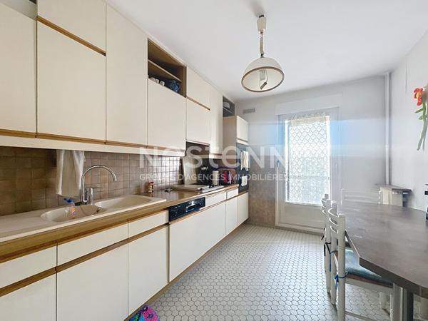 Appartement 3 pièces 2 chambres avec cave et place de parking - 69500 BRON