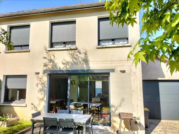 Maison
                                                                                                                                                                                                                                                                                                                        5 pièce(s)                                                                                                                                                                                                          3 chambre(s)                                                                                                                                                                                                          105  m²