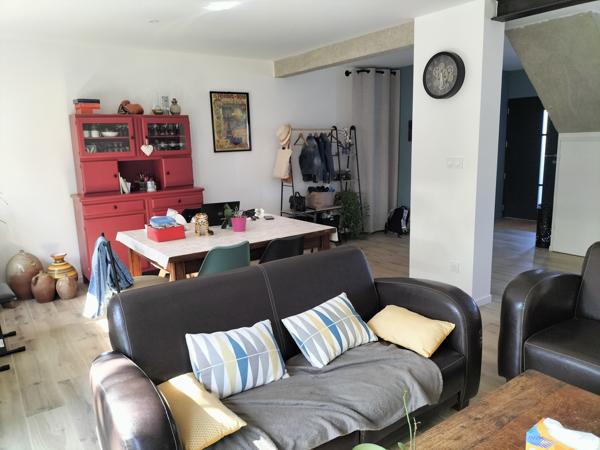 Maison
                                                                                                                                                                                                                                                                                                                        5 pièce(s)                                                                                                                                                                                                          3 chambre(s)                                                                                                                                                                                                          105  m²