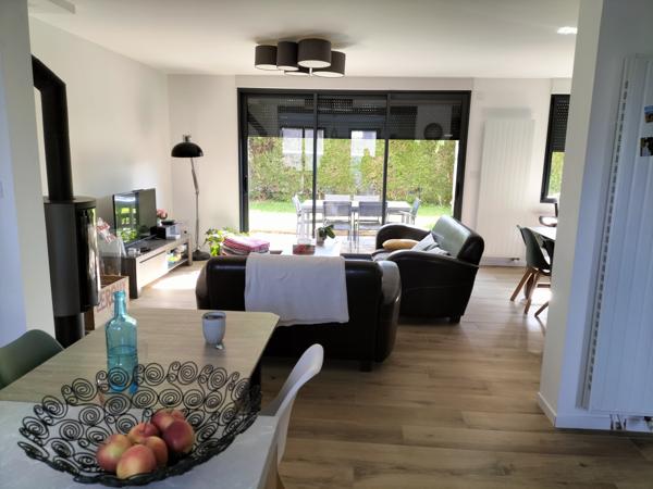 Maison
                                                                                                                                                                                                                                                                                                                        5 pièce(s)                                                                                                                                                                                                          3 chambre(s)                                                                                                                                                                                                          105  m²