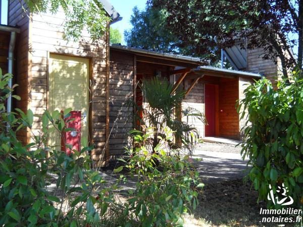 Murs et Fonds de Commerce   BAR HOTEL RESTAURANT proche sortie et entrée autoroute avec