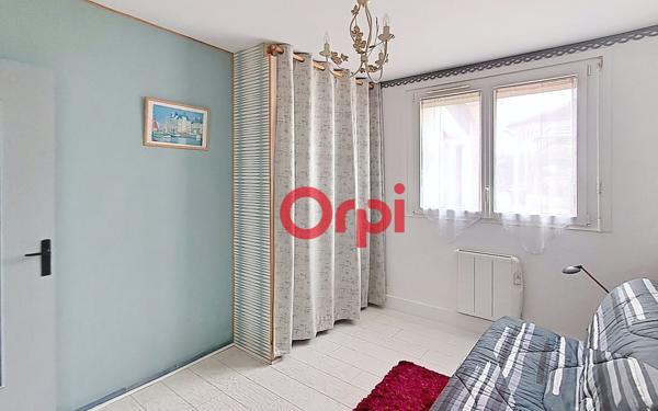 Maison à vendre    4 pièces •  Theix