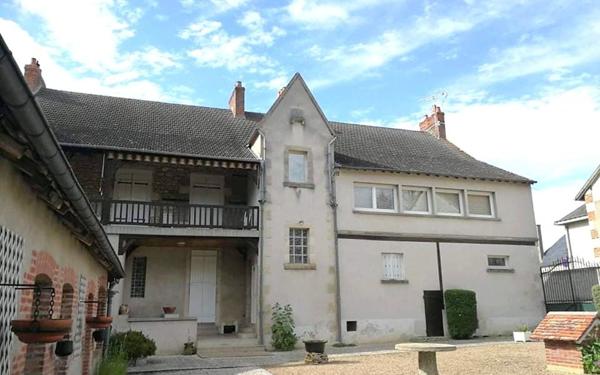 Maison à vendre    7 pièces • 360 m2 Sancergues