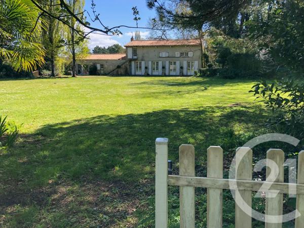 Maison à vendre  6 pièces - 194 m2 OLONNE SUR MER - 85