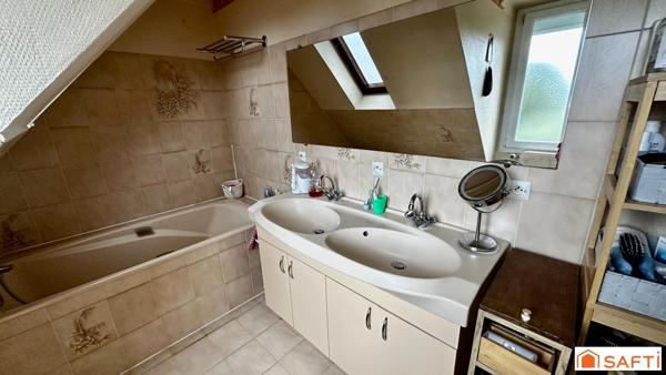 Belle maison individuelle d'environ 204 m2 (161 m2 carrez)