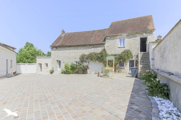 Maison à vendre 450 000 € Boubiers 9 p 192 m² DPE D