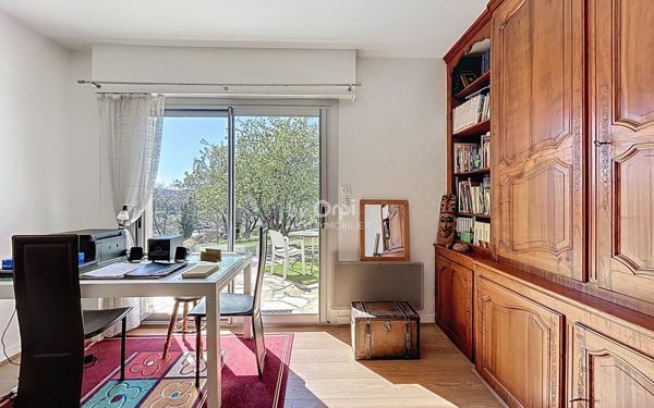 Maison à vendre    4 pièces •  Désertines