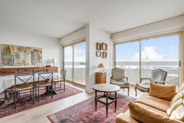 Appartement au dernier étage avec terrasse et balcons