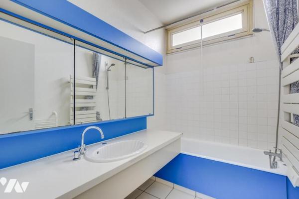 Appartement au dernier étage avec terrasse et balcons