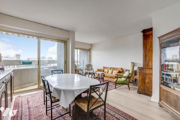 Appartement au dernier étage avec terrasse et balcons