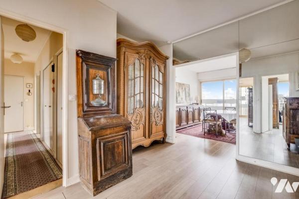 Appartement au dernier étage avec terrasse et balcons