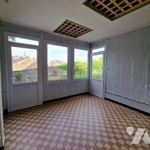 A vendre, dans la commune de Saint Pierre des Nids, une maison de ville d'une surface d'environ...