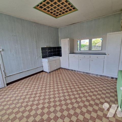 A vendre, dans la commune de Saint Pierre des Nids, une maison de ville d'une surface d'environ...