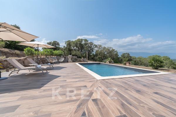 Villa contemporaine neuve avec piscine