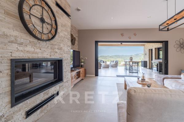 Villa contemporaine neuve avec piscine