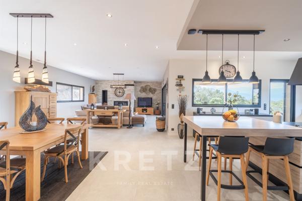 Villa contemporaine neuve avec piscine