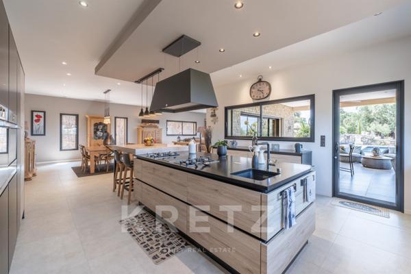 Villa contemporaine neuve avec piscine