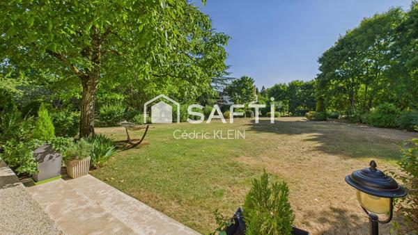 Villa contemporaine au cœur d’un parc arboré