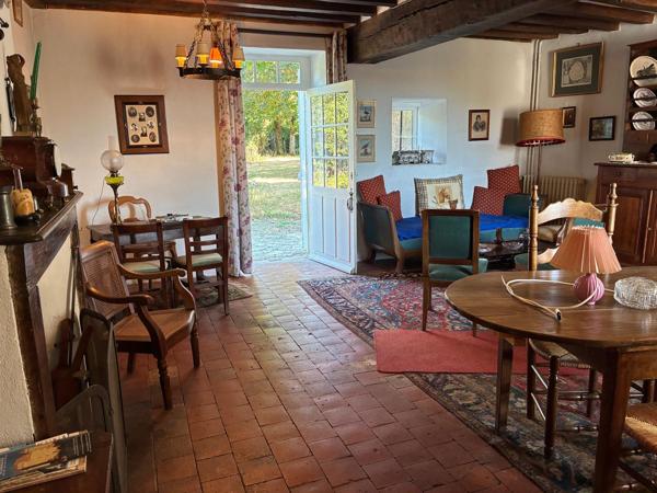 Longère avec grand parc arboré