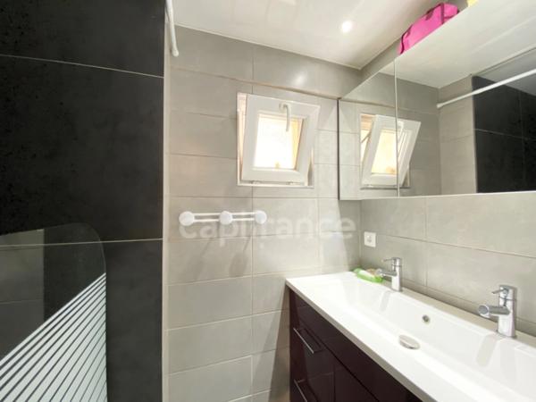 Dpt Gard (30) A vendre superbe villa T8 de 224m2, piscine, vue imprenable, exceptionnelle.