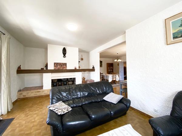 Dpt Gard (30) A vendre superbe villa T8 de 224m2, piscine, vue imprenable, exceptionnelle.