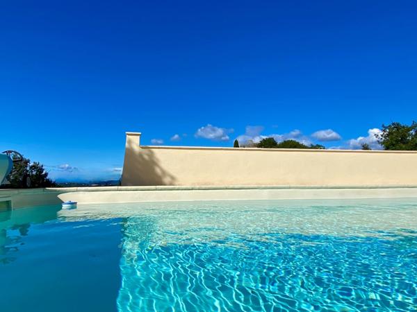 Dpt Gard (30) A vendre superbe villa T8 de 224m2, piscine, vue imprenable, exceptionnelle.