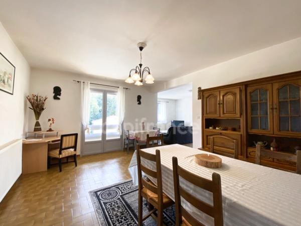 Dpt Gard (30) A vendre superbe villa T8 de 224m2, piscine, vue imprenable, exceptionnelle.