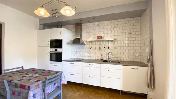 Dpt Gard (30) A vendre superbe villa T8 de 224m2, piscine, vue imprenable, exceptionnelle.