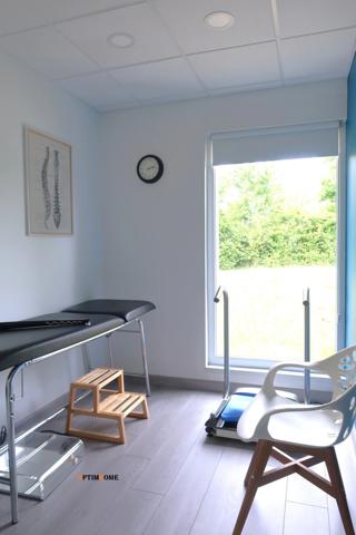 TUCQUEGNIEUX (54)PROCHE ESCH/ALZETTE, LOCAL COMMERCIAL DE 104 M² SUR 14 ARES DE TERRAIN AVEC PARKING PRIVATIF