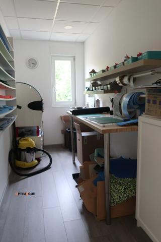 TUCQUEGNIEUX (54)PROCHE ESCH/ALZETTE, LOCAL COMMERCIAL DE 104 M² SUR 14 ARES DE TERRAIN AVEC PARKING PRIVATIF