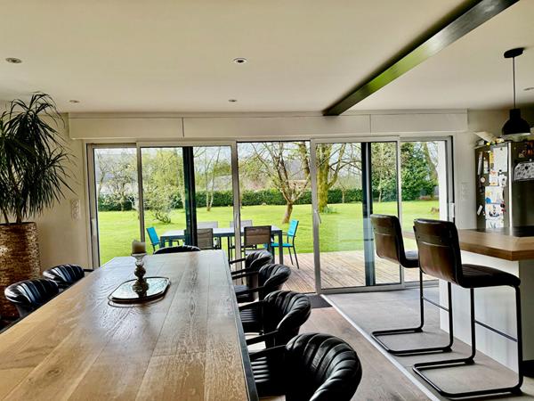 VANNES - Superbe Propriété Rénovée - Volumes et annexes !