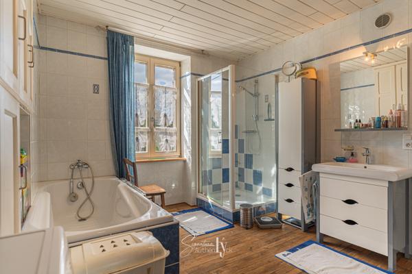 Maison
         4 pièces
        - 96 m² Exclusivité 161 600 € *