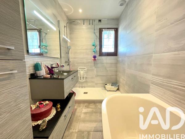 Maison à vendre 7 pièces 171 m² Saumur