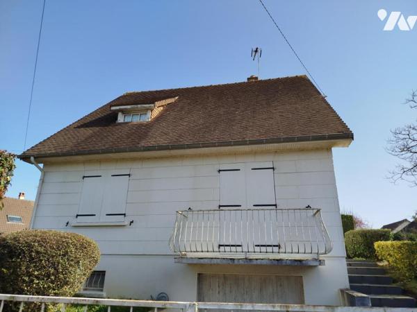 Vente sur la commune de Sablé sur Sarthe une maison d'habitation avec garage et jardin