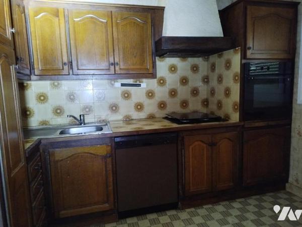 Vente sur la commune de Sablé sur Sarthe une maison d'habitation avec garage et jardin