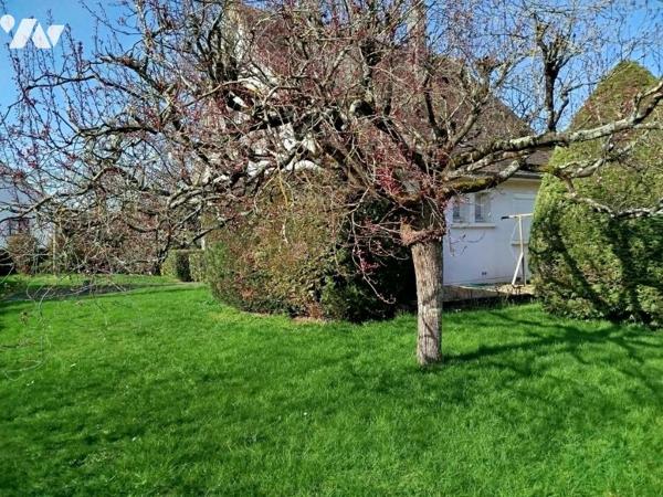 Vente sur la commune de Sablé sur Sarthe une maison d'habitation avec garage et jardin