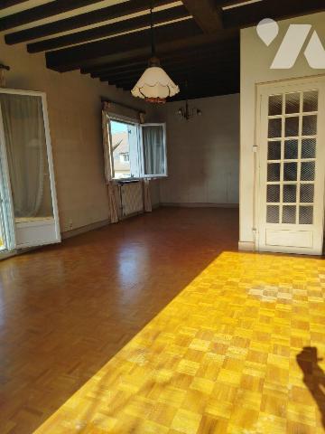 Vente sur la commune de Sablé sur Sarthe une maison d'habitation avec garage et jardin