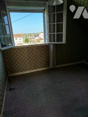 Vente sur la commune de Sablé sur Sarthe une maison d'habitation avec garage et jardin