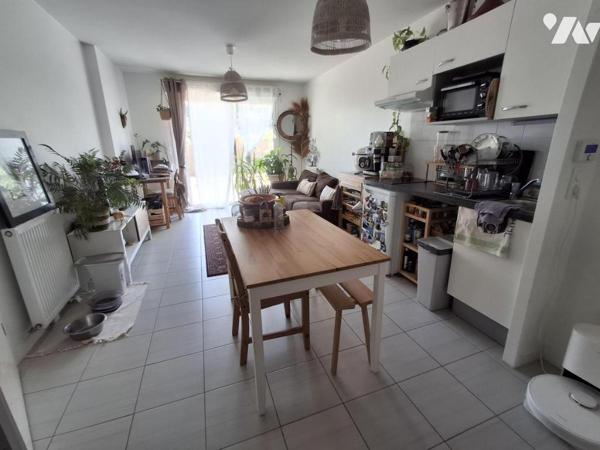 Couëron Bourg, appartement récent type 2 avec jardin et parking
