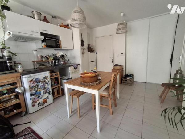 Couëron Bourg, appartement récent type 2 avec jardin et parking