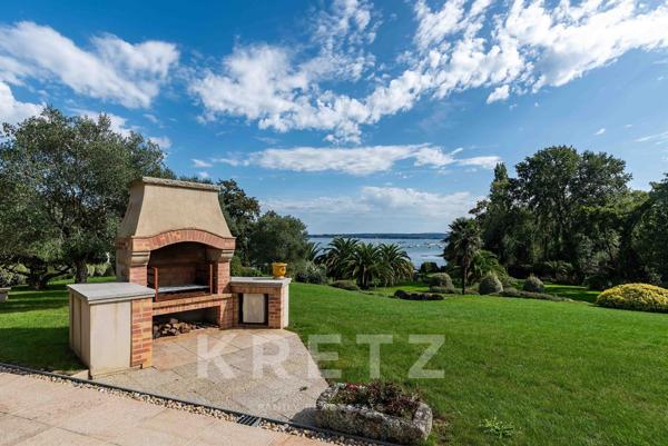 Maison bourgeoise en première ligne avec vue mer à Plougastel