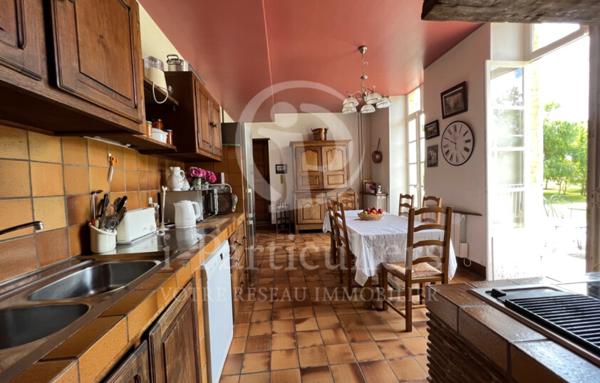 Château de 313m2 avec 6 chambres - Decize