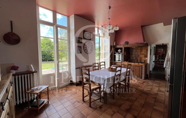 Château de 313m2 avec 6 chambres - Decize