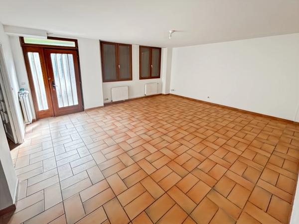 Darnétal Ensemble immobilier Maison - 3 appartements - 11 garages