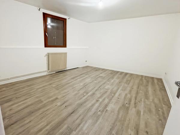 Darnétal Ensemble immobilier Maison - 3 appartements - 11 garages