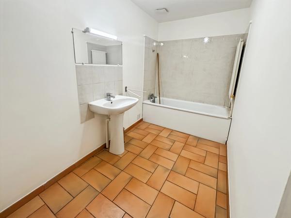 Darnétal Ensemble immobilier Maison - 3 appartements - 11 garages