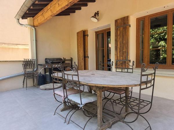 MAISON ENTIEREMENT RESTAUREE AVEC SALLE A MANGER DE 78 M2