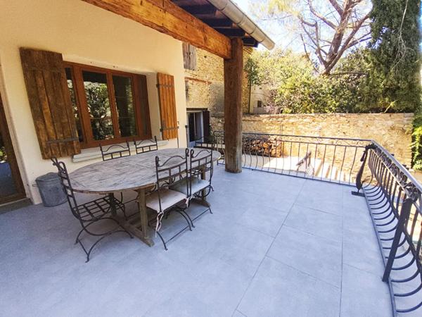 MAISON ENTIEREMENT RESTAUREE AVEC SALLE A MANGER DE 78 M2