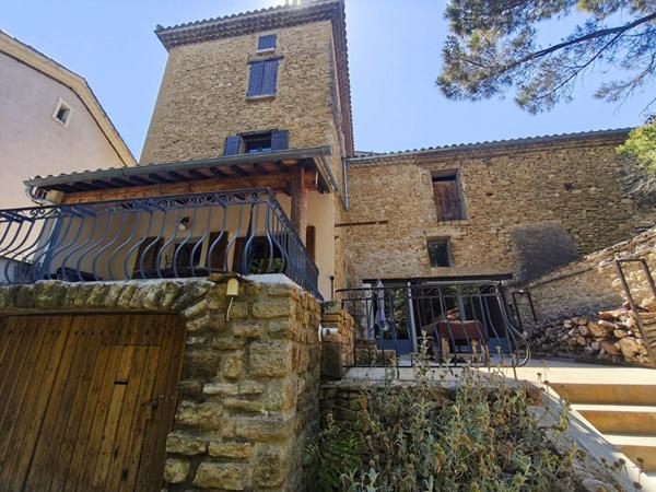 MAISON ENTIEREMENT RESTAUREE AVEC SALLE A MANGER DE 78 M2